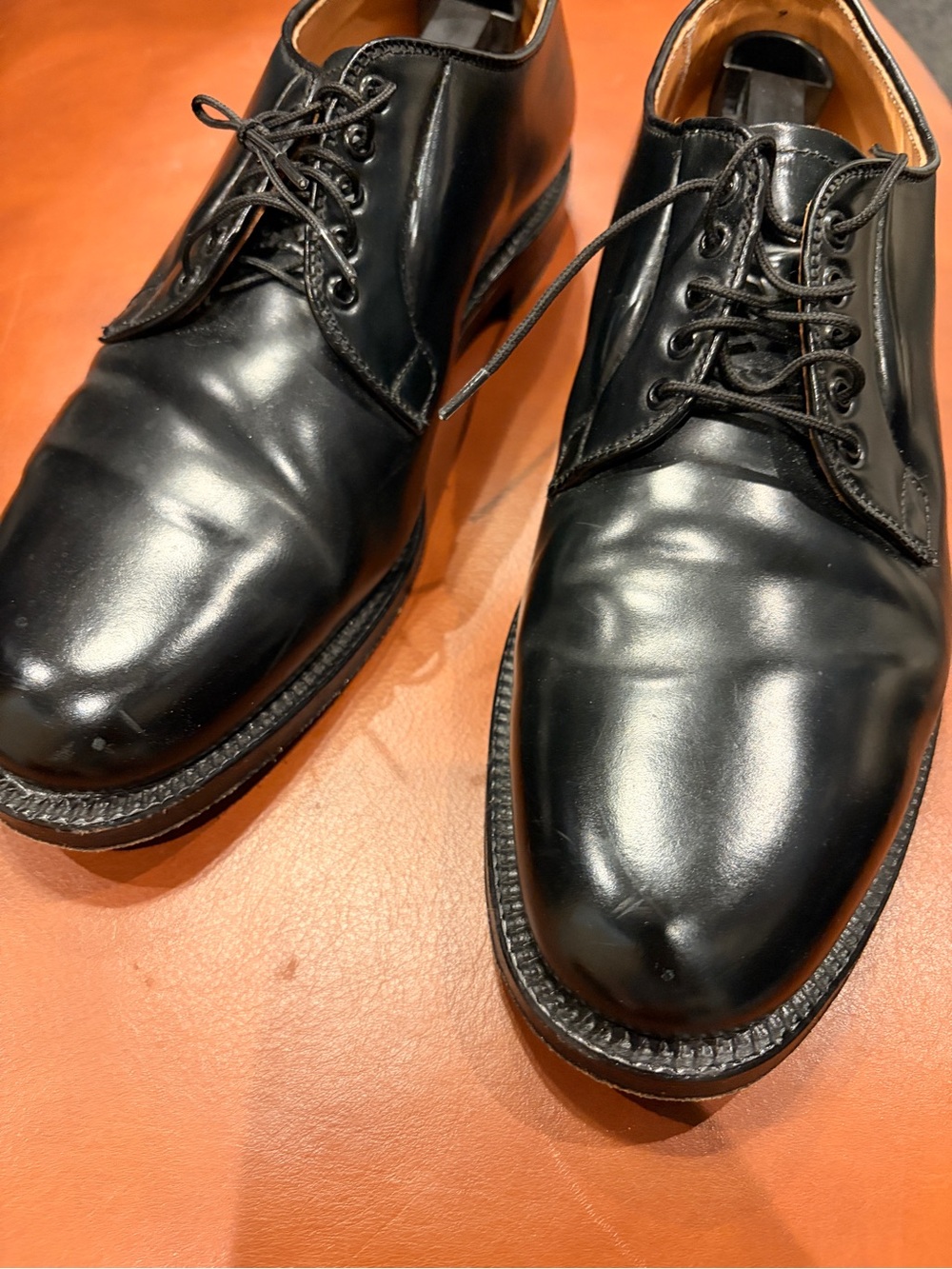 Classic Black Men's Leather Derby Shoes - Picture 2 of 7